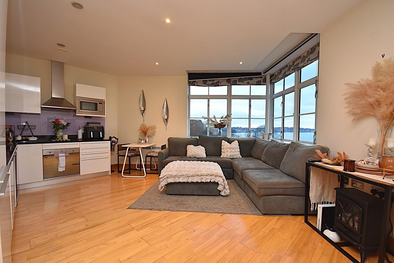 219 Headlands, Hayes Point, Sully, CF64 5QH